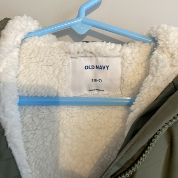 Old Navy girls winter coat (6-7) - Picture 2 of 3